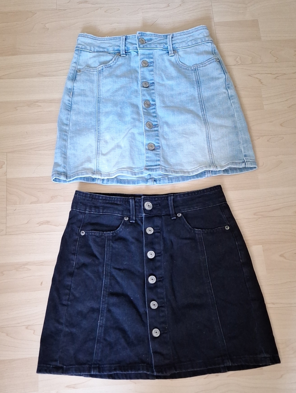 WAmerican Eagle Outfitters Button-Front Denim Skirts